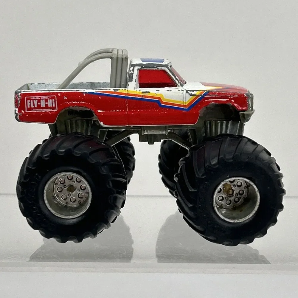 Vintage 1985 Matchbox Super Chargers Monster Truck 4x4 FLY-N-HI
